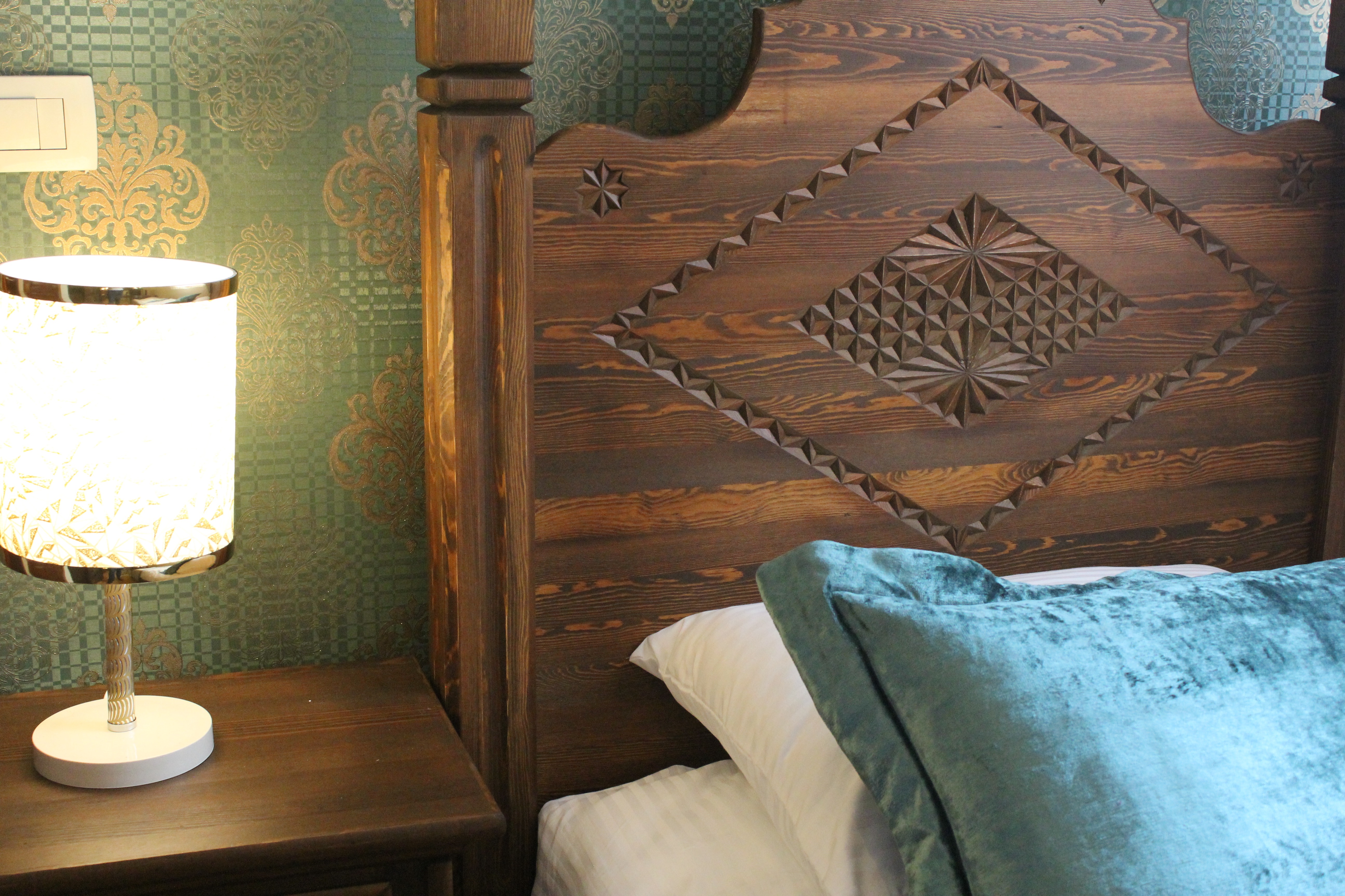ahşap otel mobilyası