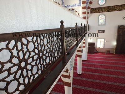 Neiwel Ahşap Cami Mahvel Korkuluğu